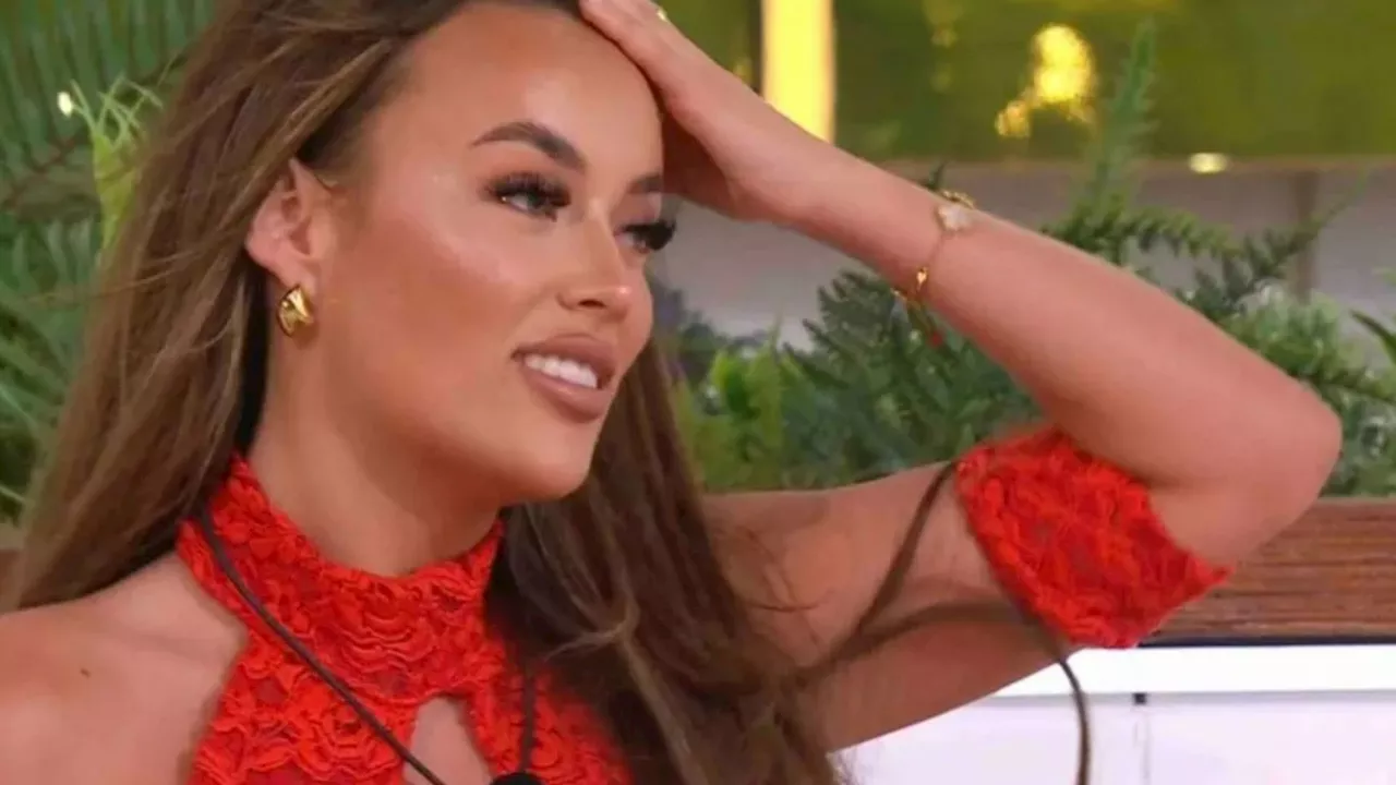 Love Island's Harriett Blackmore Slammed by Rival for 'Mocking' Ronnie Vint's Home