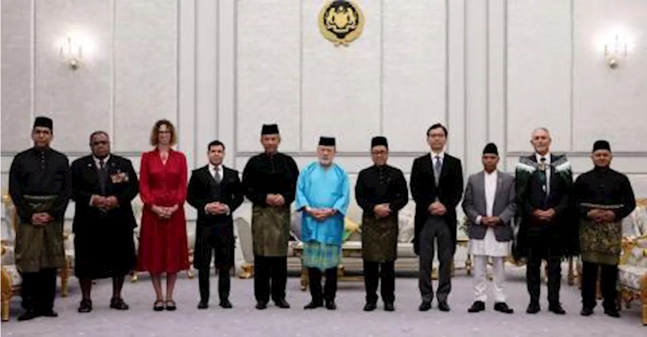 Malaysian King Appoints Ambassadors