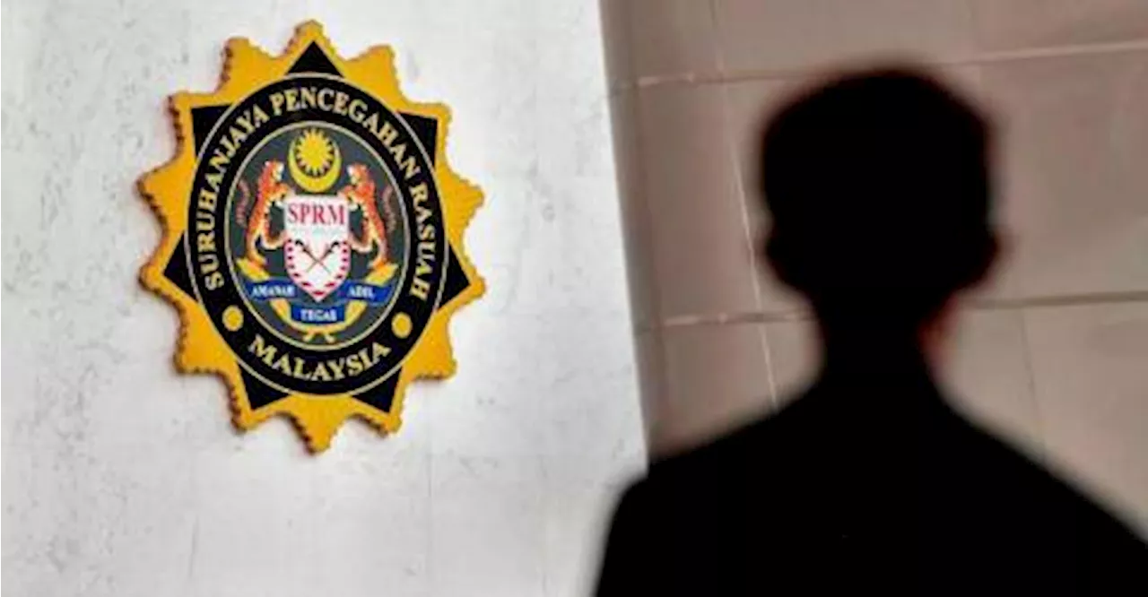 Man who tried to bribe policeman detained by MACC