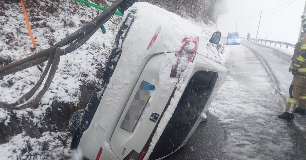 Neuschnee sorgt für Verkehrschaos: Mehrere Verletzte bei Unfällen im Paznaun und in Fügen