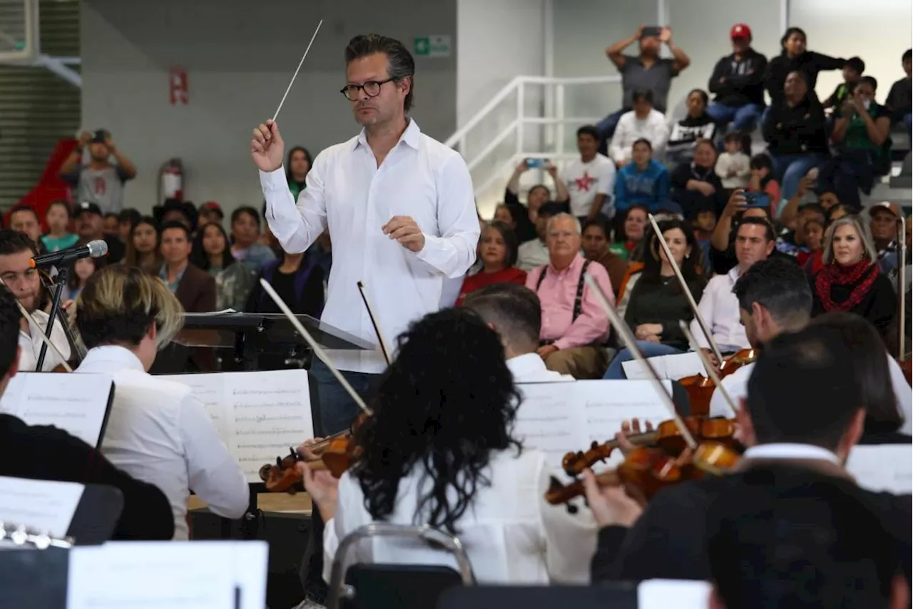 Orquesta Filarmónica del Desierto pone a bailar a la colonia Teresitas con concierto de danzones y boleros