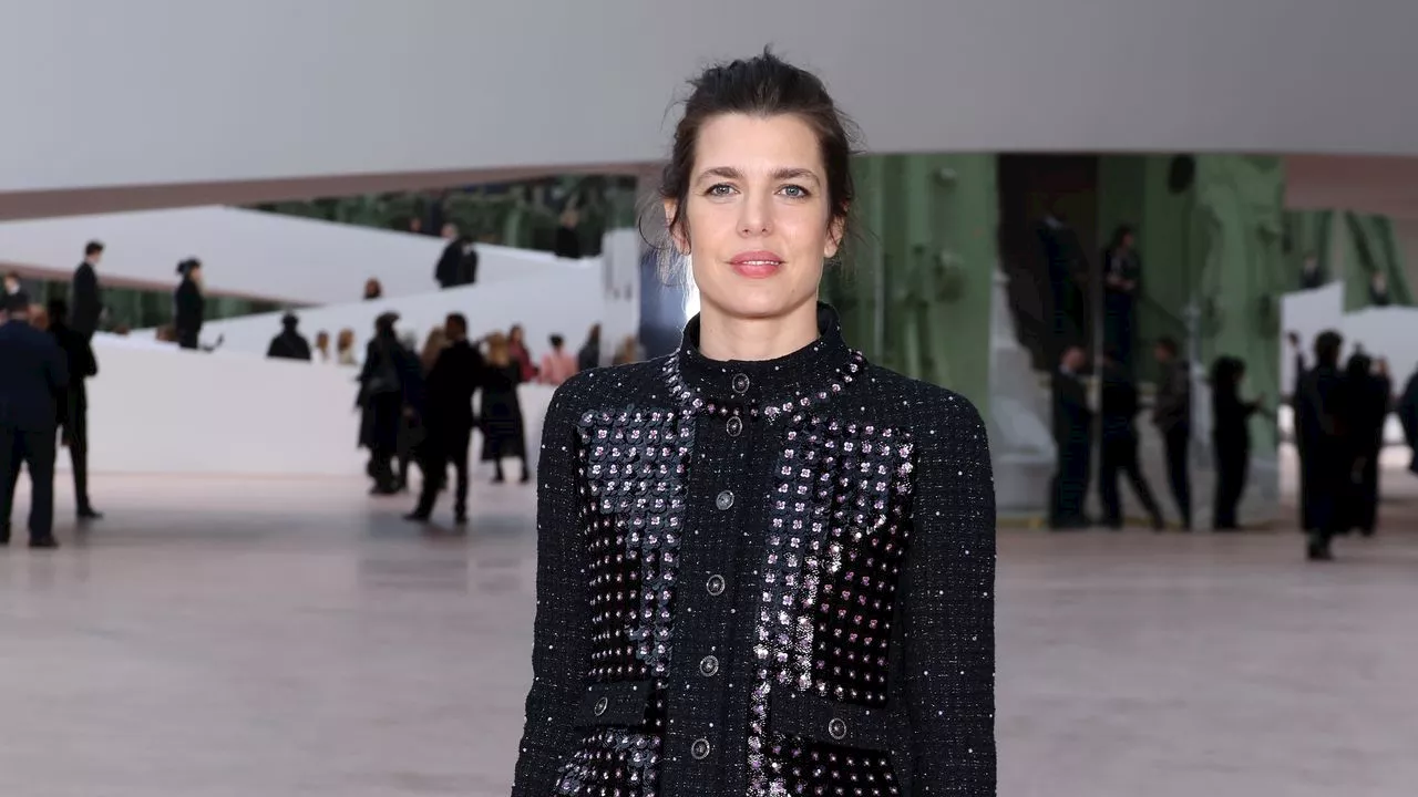 El vestido de Charlotte Casiraghi de Chanel con tweed y lentejuelas para llevar de la mañana a la noche