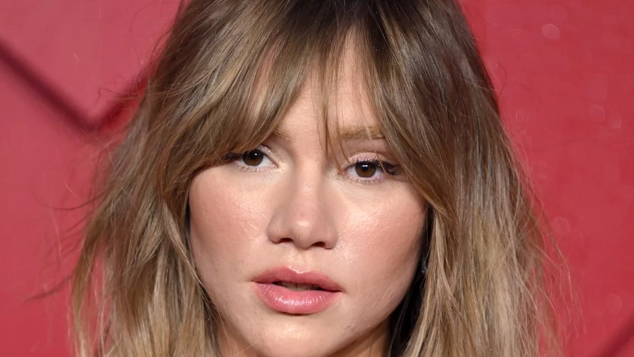 New Year, New Bangs? 7 Styles to Suit Different Face Types