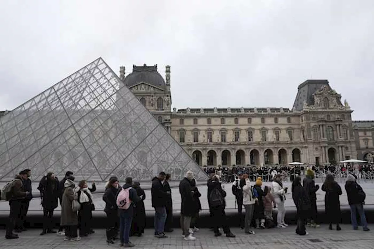 Louvre To Undergo Major Renovation