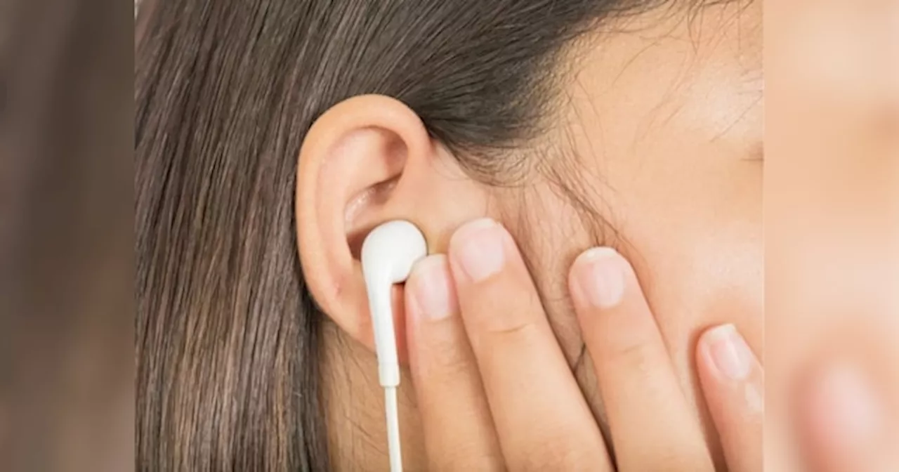 बाथरूम से भी ज्यादा गंदा है आपका Earphone, साफ करने का तरीका जानिए