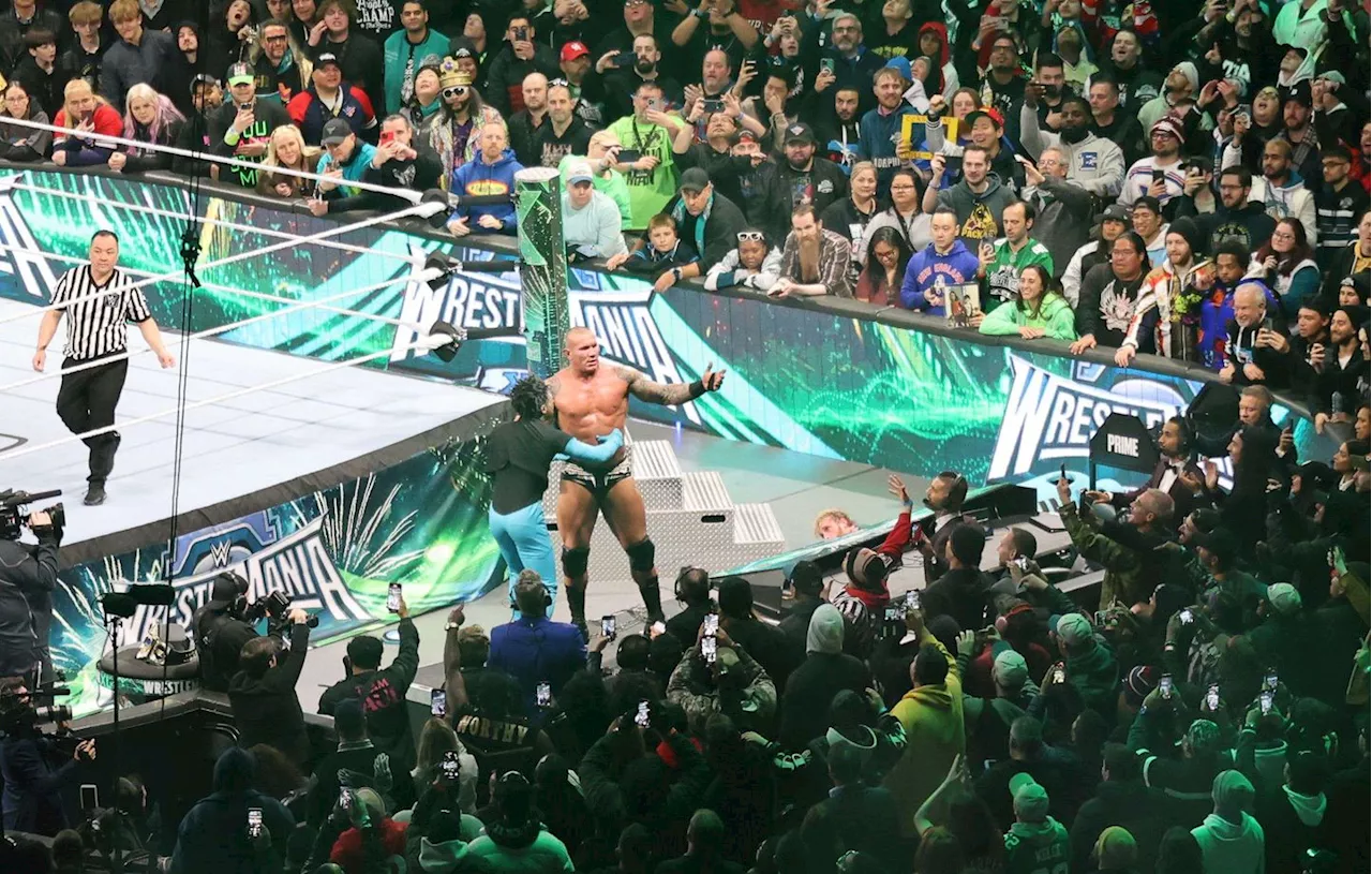 WWE organise Clash in Paris : La catchmania s'installe à la Paris La Défense Arena