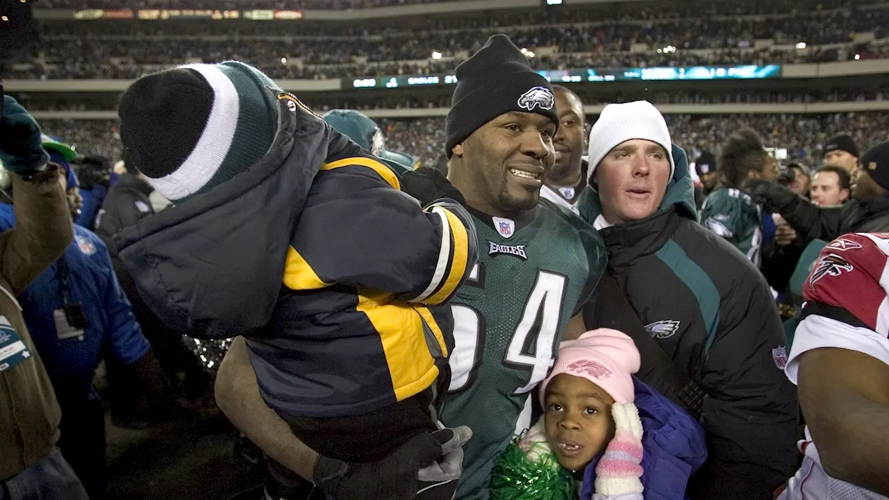 Jeremiah Trotter Sr. Cheers on Son Jeremiah Trotter Jr. at Super Bowl LVII