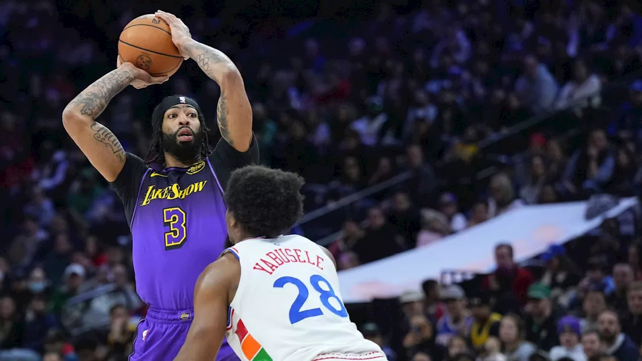 Lakers lose Anthony Davis vs. Sixers due to abdominal strain