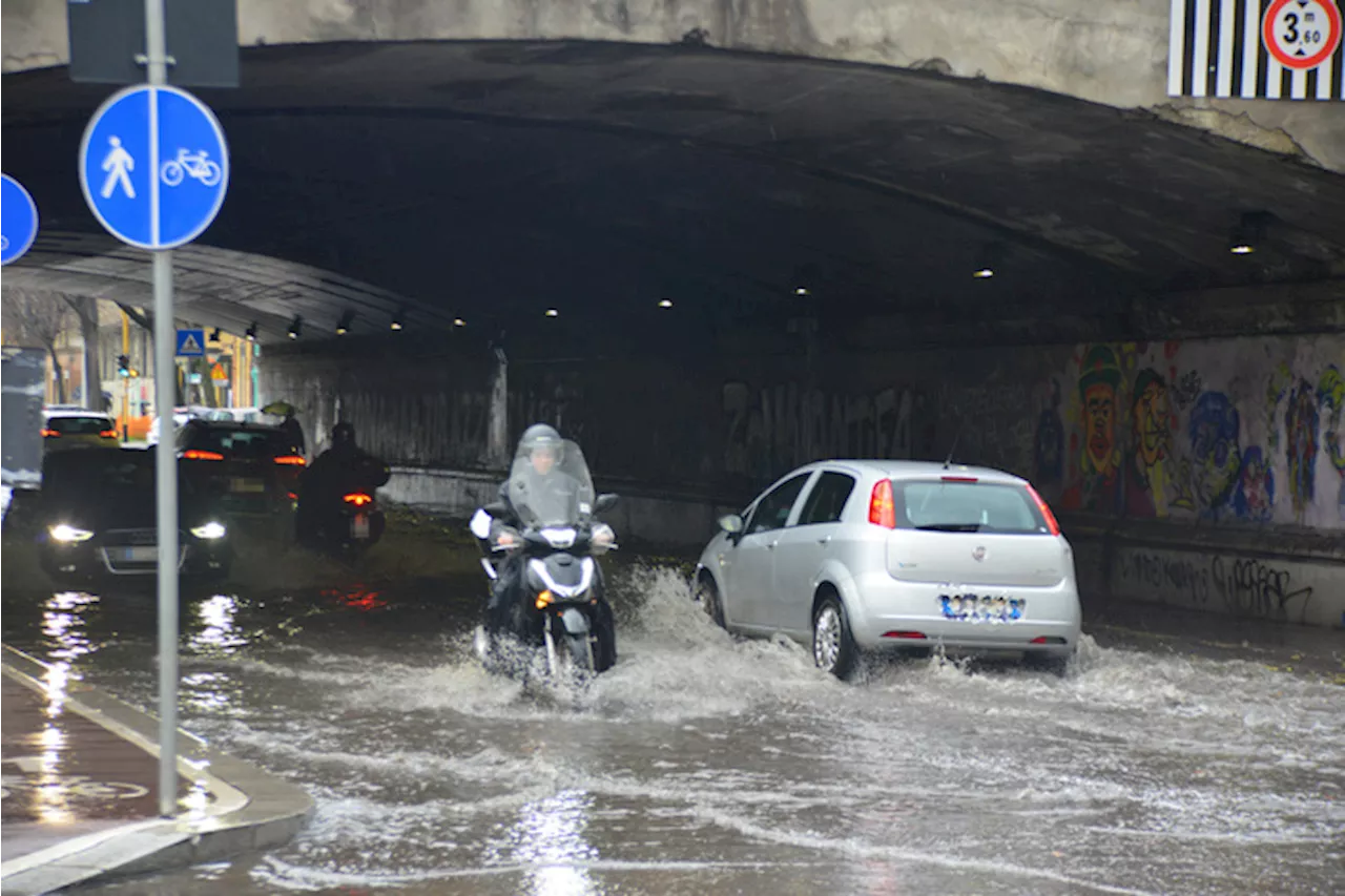 Firenze Colpita da Bomba d'Acqua: Allagamenti e Disagi alla Circolazione