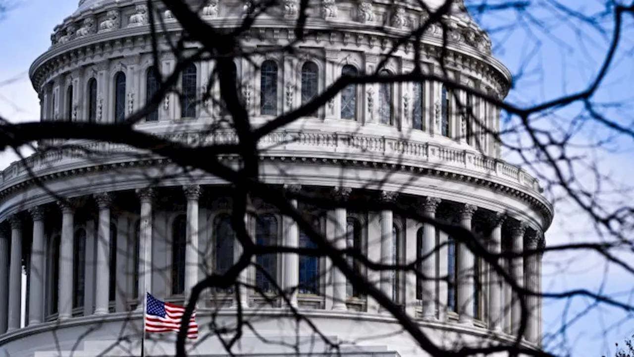 Detienen a un hombre armado en el Capitolio tras amenazar de muerte a miembros del gabinete de Trump