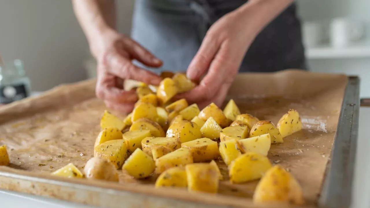 Le secret simple et rapide des pommes de terre au four croustillantes enfin révélé