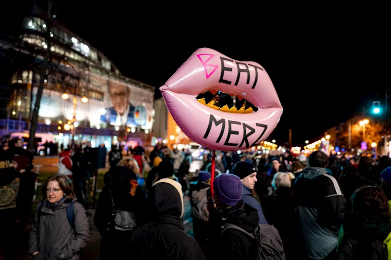 Proteste gegen gemeinsame Abstimmung von Union und AfD zur Verschärfung der Migrationspolitik