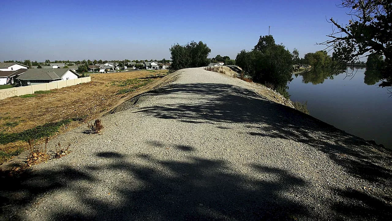 'Military did not enter California' to turn the water back on: state water officials