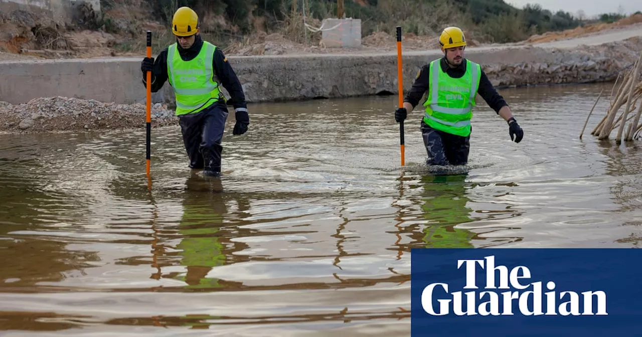 Valencia councillor ‘caught shopping for wine online’ at flood relief meeting