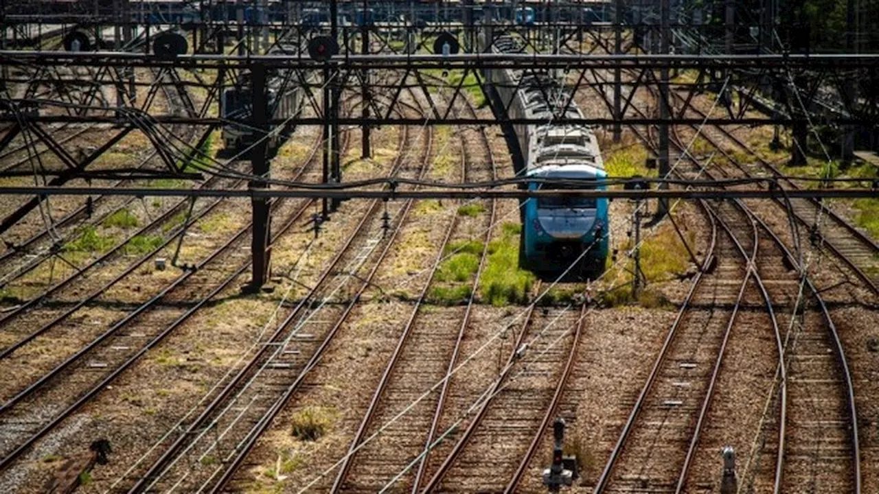 Criminosos assaltam passageiros de trem na estação de Engenho de Dentro, na Zona Norte do Rio