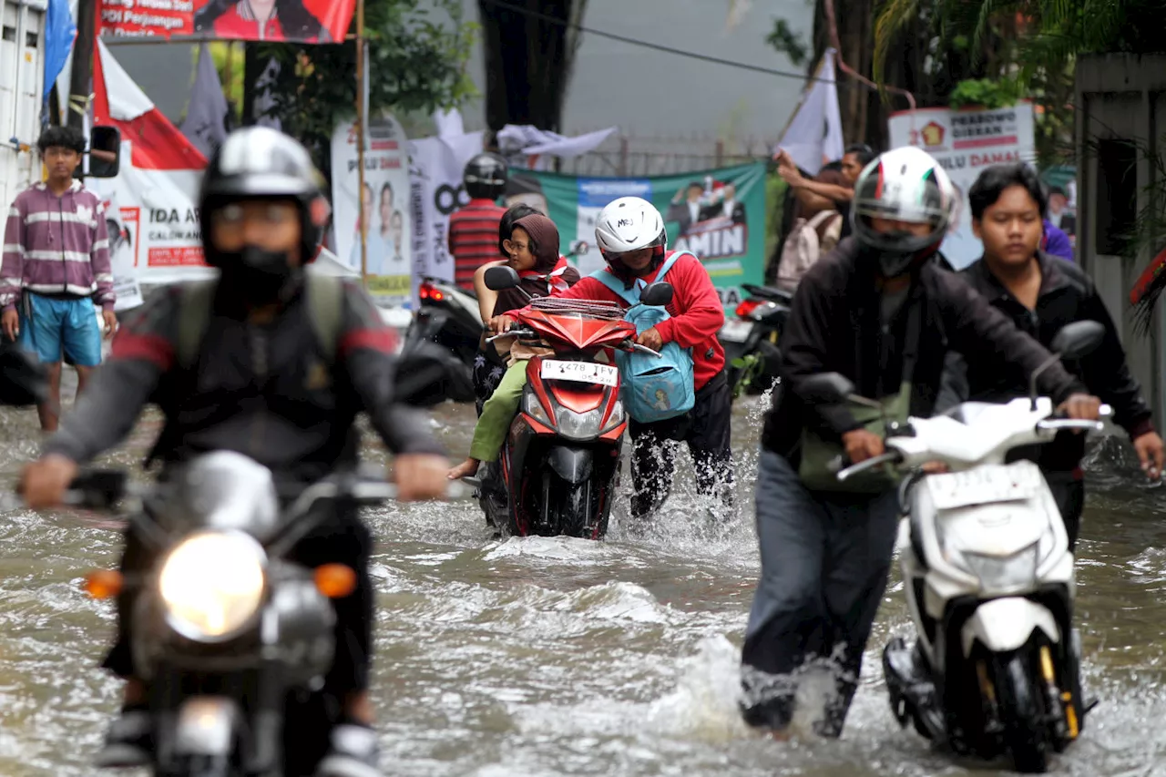 Banjir Jakarta Utara Surut, 500 Jiwa Mengungsi