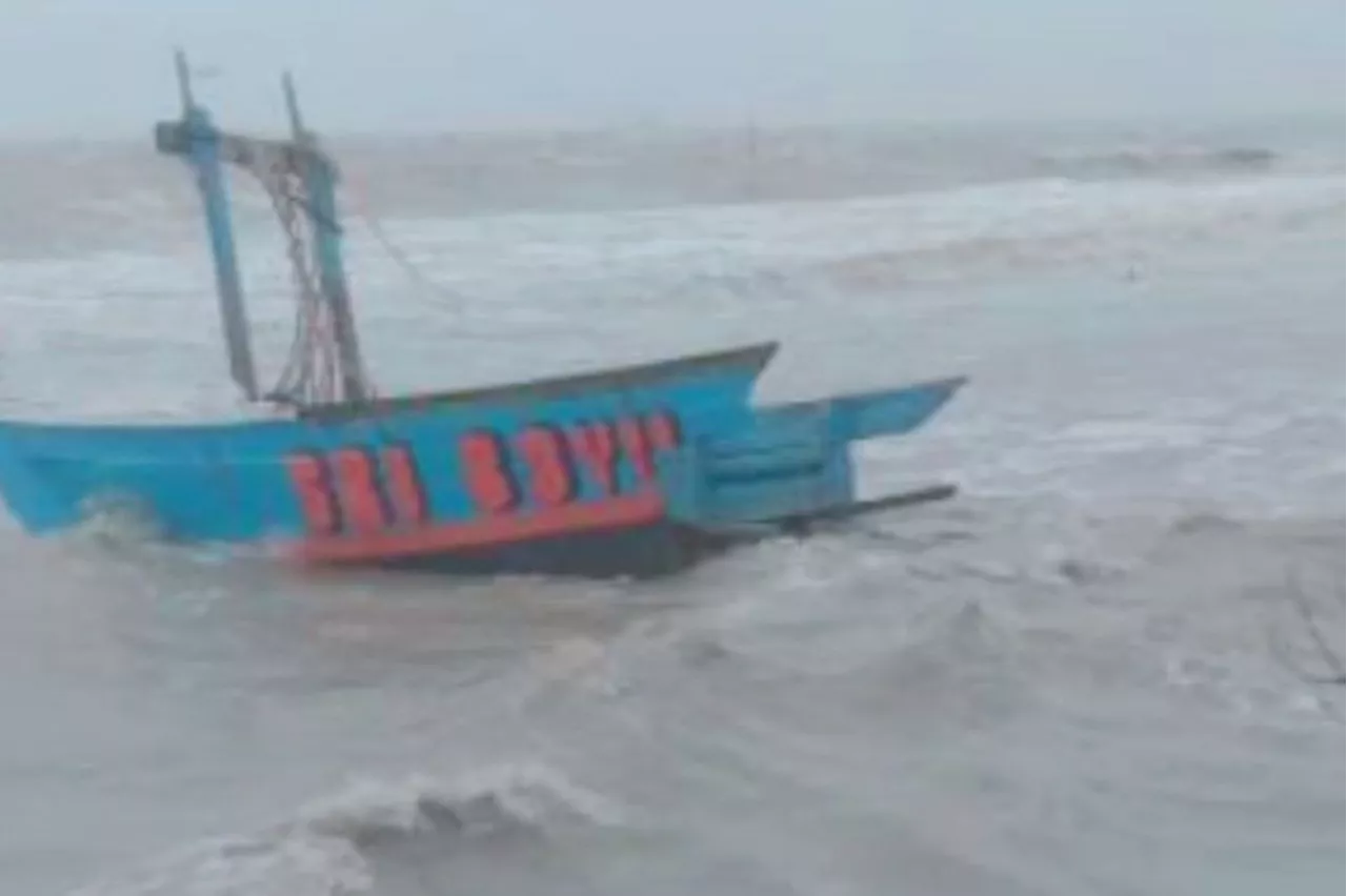 Nelayan di Karawang Meninggal Dunia Setelah Perahu Karam Tertimpa Ombak Besar