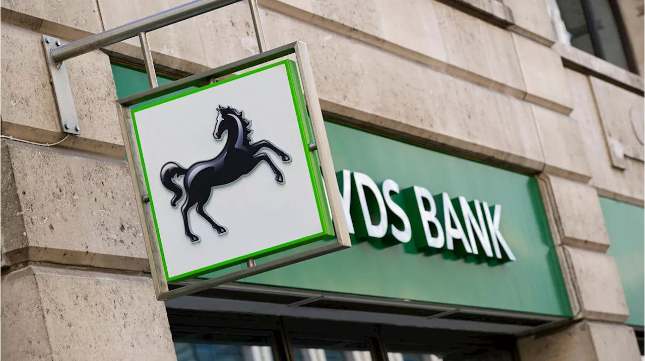 Lloyds Banking Group to Close 136 Branches