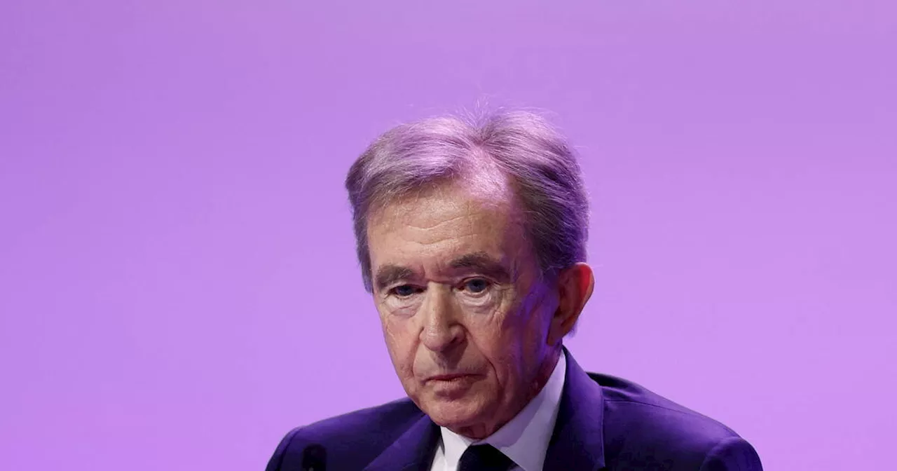 Bernard Arnault déplore la « taxe made in France » et menace de délocalisation