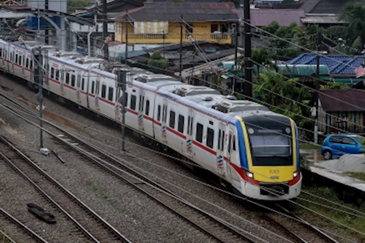 Foreigner Fatally Hit by KTM Komuter Train Near Klang Station