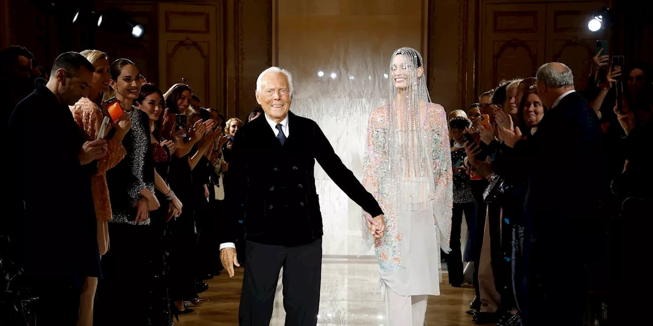 Splendono di poetici esotismi le donne Armani Privé