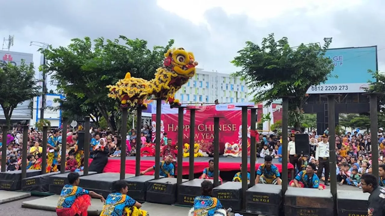 Atraksi Barongsai di Grage Mall Hibur Masyarakat Kota Cirebon