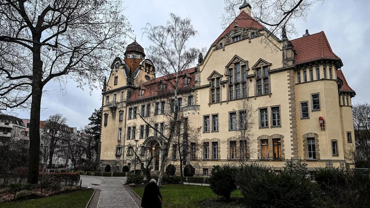 Ex-Schulleiterin klagt gegen Freistellung - Neue Entwicklungen an der Friedrich-Bergius-Schule