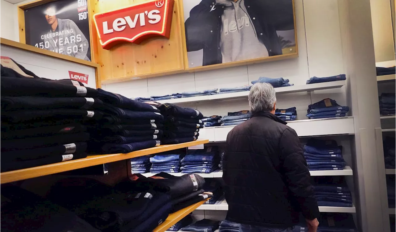 Levi Strauss Tops Earnings Estimates But Projects Sales Slowdown