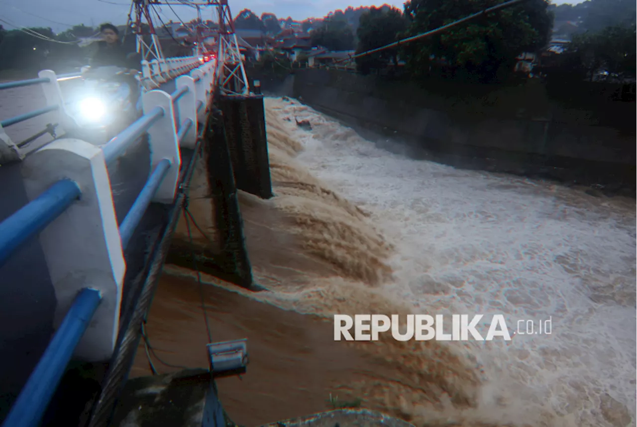 77 Titik Jakarta Banjir, Pemprov DKI Kembali Bikin Modifikasi Cuaca