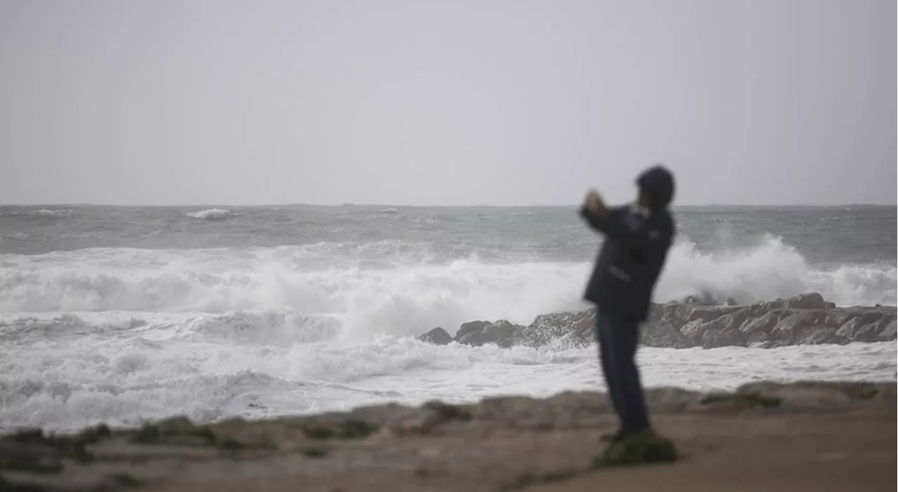 Depressão Ivo causa inundações e queda de árvores em Portugal