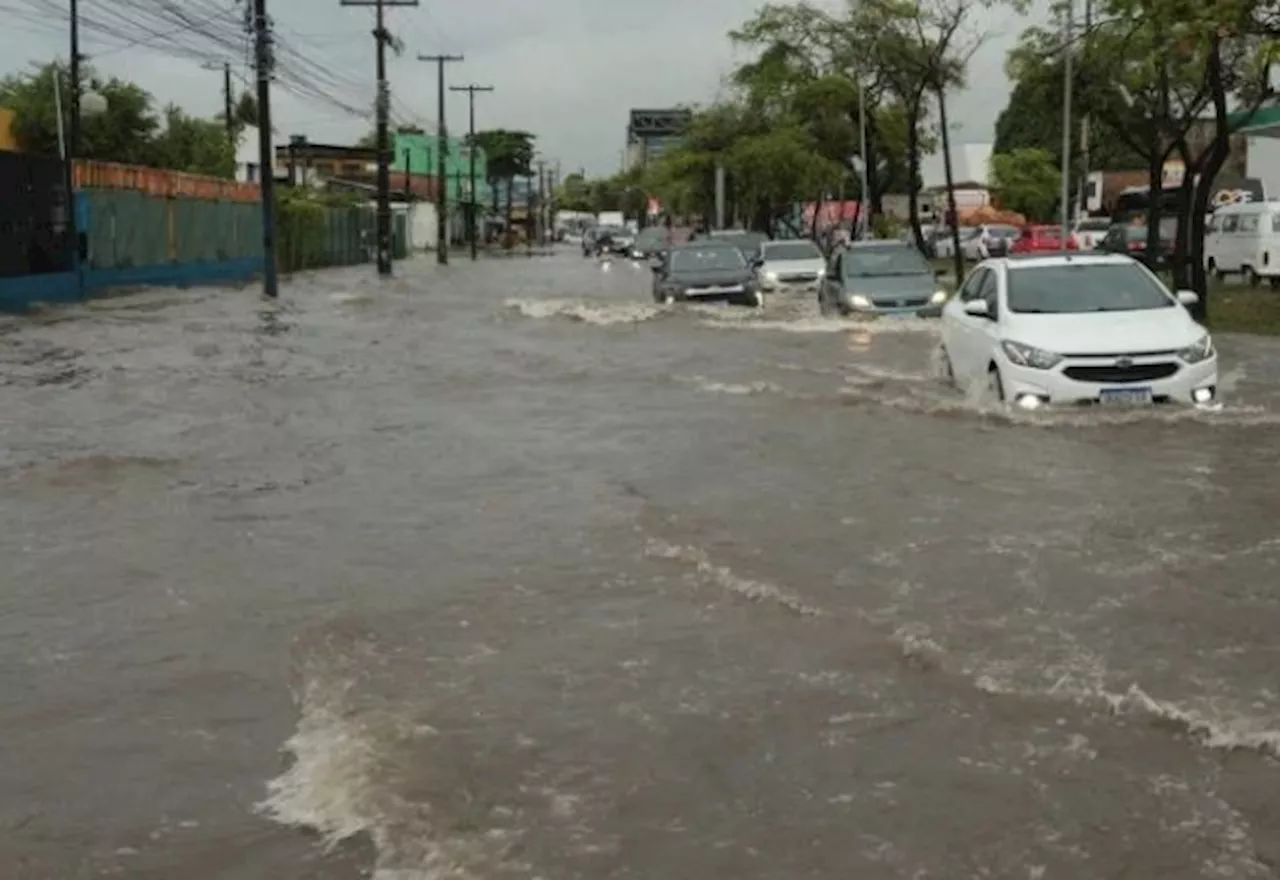 Pernambuco enfrenta emergência com chuvas intensas em todo estado