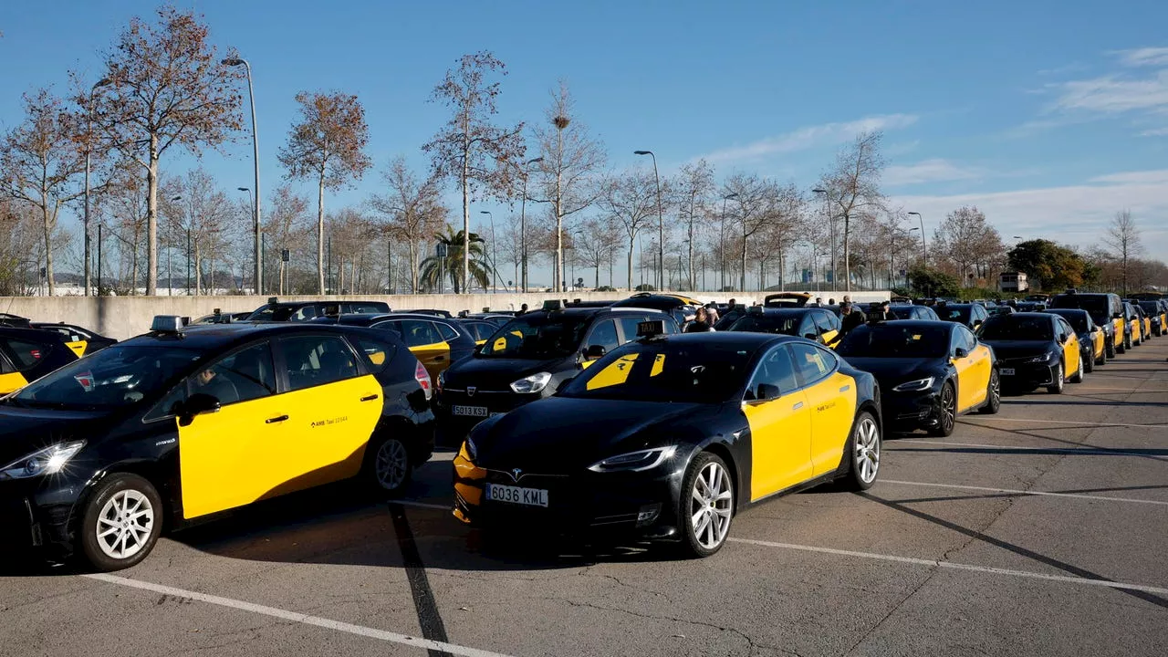 Protesta de los taxistas en Madrid y Barcelona contra las 'prácticas abusivas' de las aseguradoras