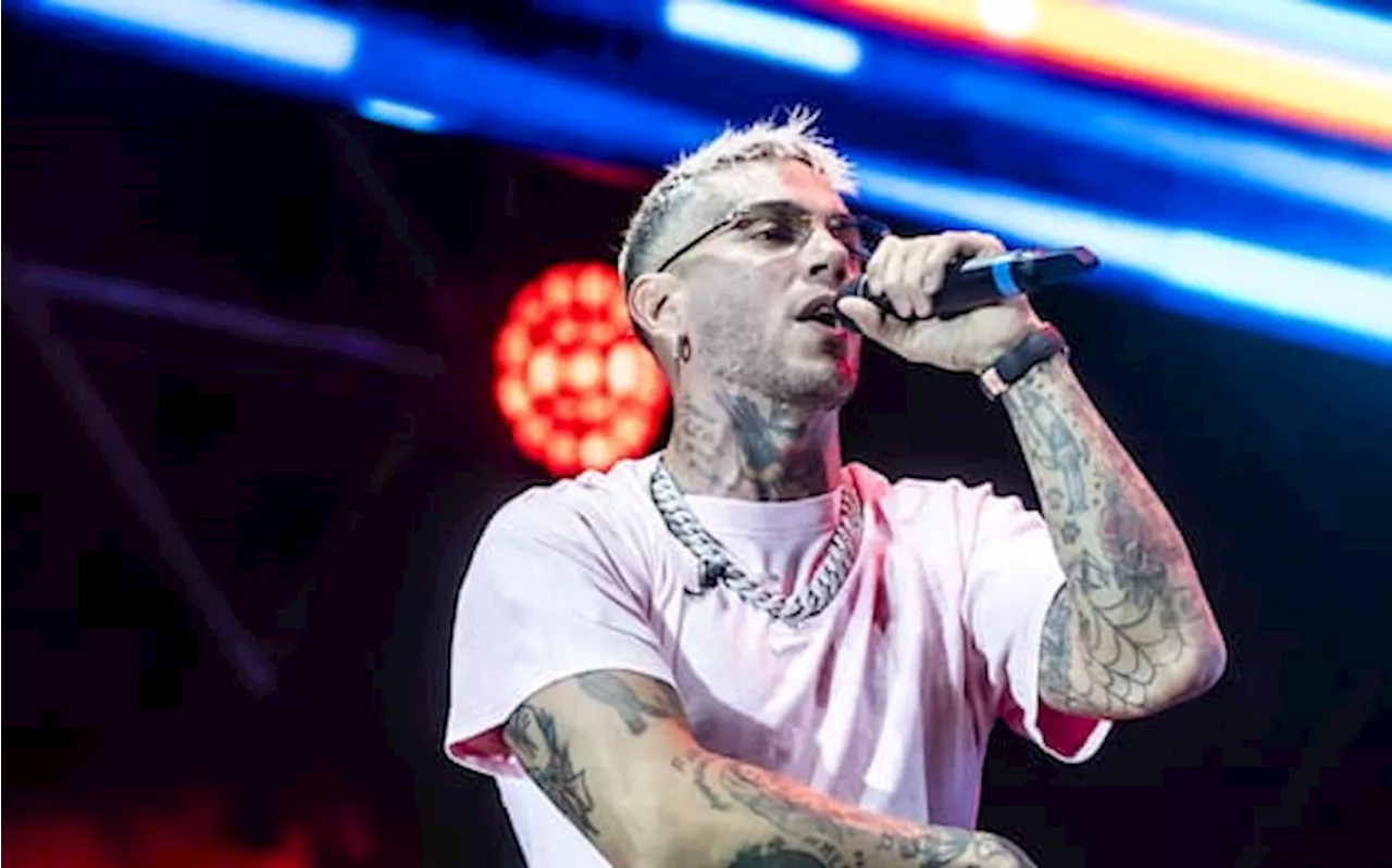 Legami con ultrà, il cantante Emis Killa indagato a Milano