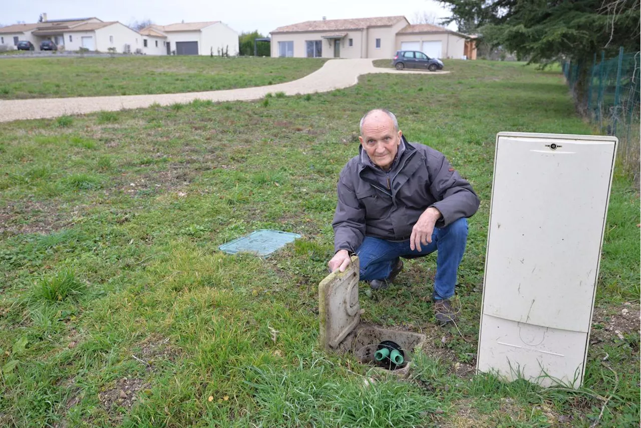 Fibre optique en Dordogne. Depuis deux ans, il attend d’être raccordé au réseau qui passe devant chez lui