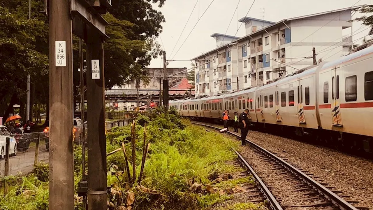 Foreign National Killed After Being Hit by Commuter Train in Klang