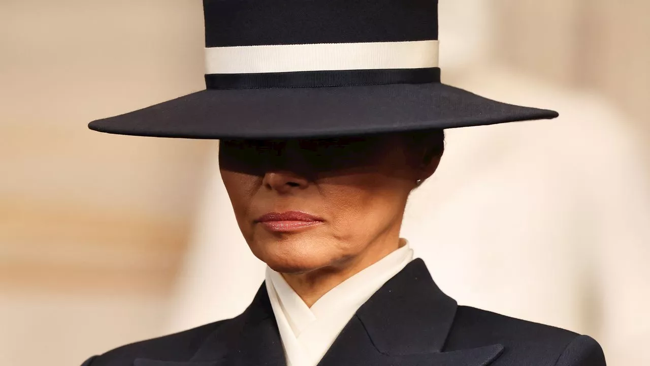 La regina americana: Melania Trump e il cappello simbolo dell'insediamento