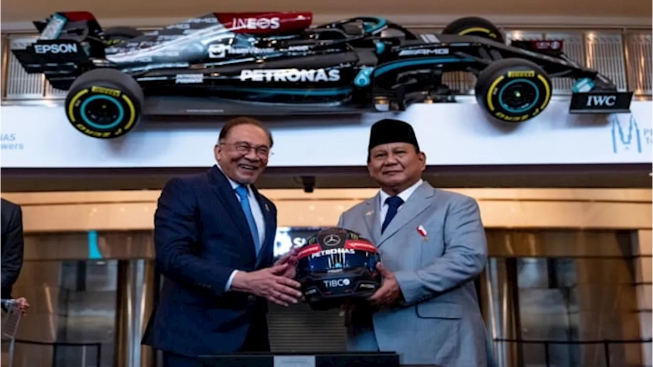 Pecah Tawa Prabowo dan Anwar Ibrahim di Menara Kembar Petronas Gara-gara Mobil F1