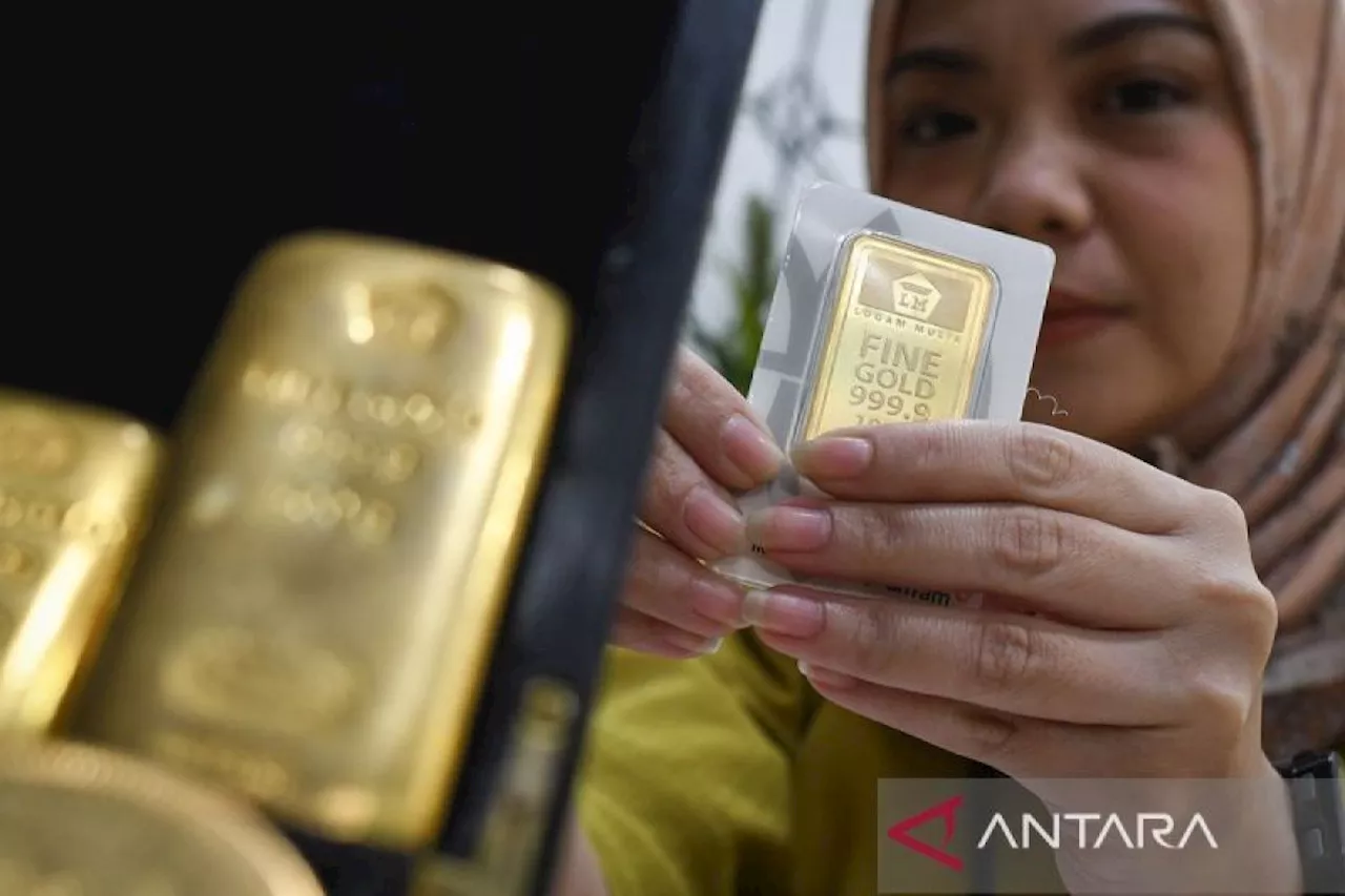 Harga Emas Antam Naik Rp19.000 Per Gram