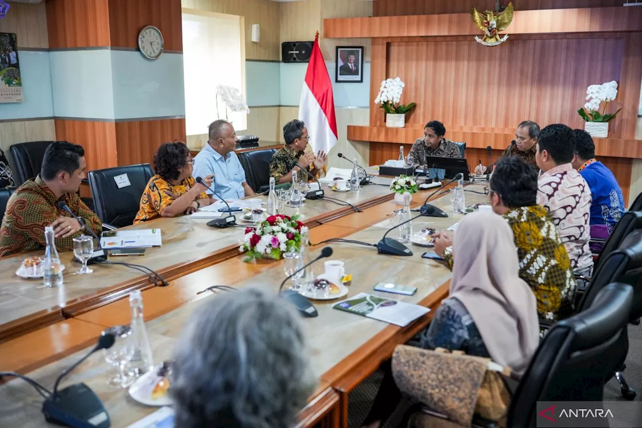 Menhut Terbuka untuk Kolaborasi dan Siap Dengar Kritik