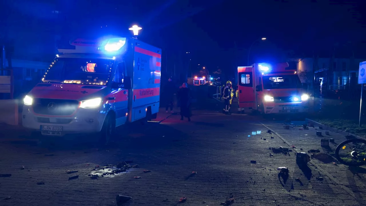 Silvester in Berlin: Kind (7) nach Kugelbomben-Explosion in Lebensgefahr