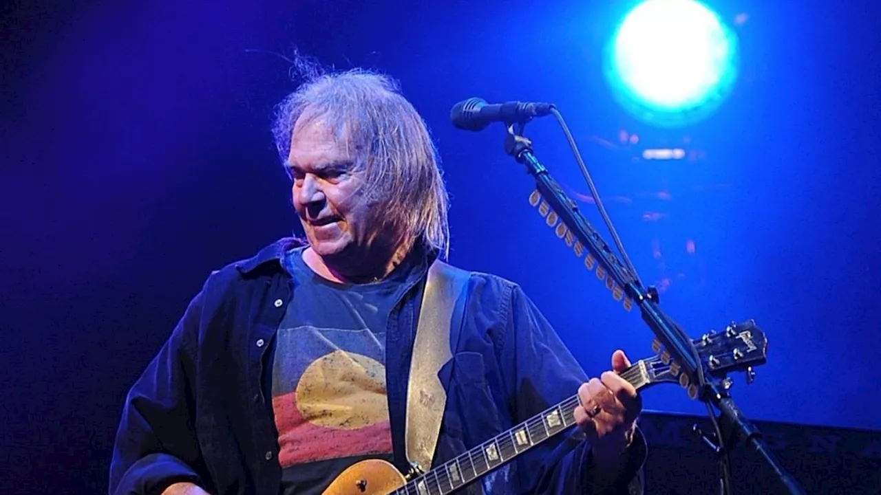 Neil Young kehrt zum Glastonbury Festival zurück