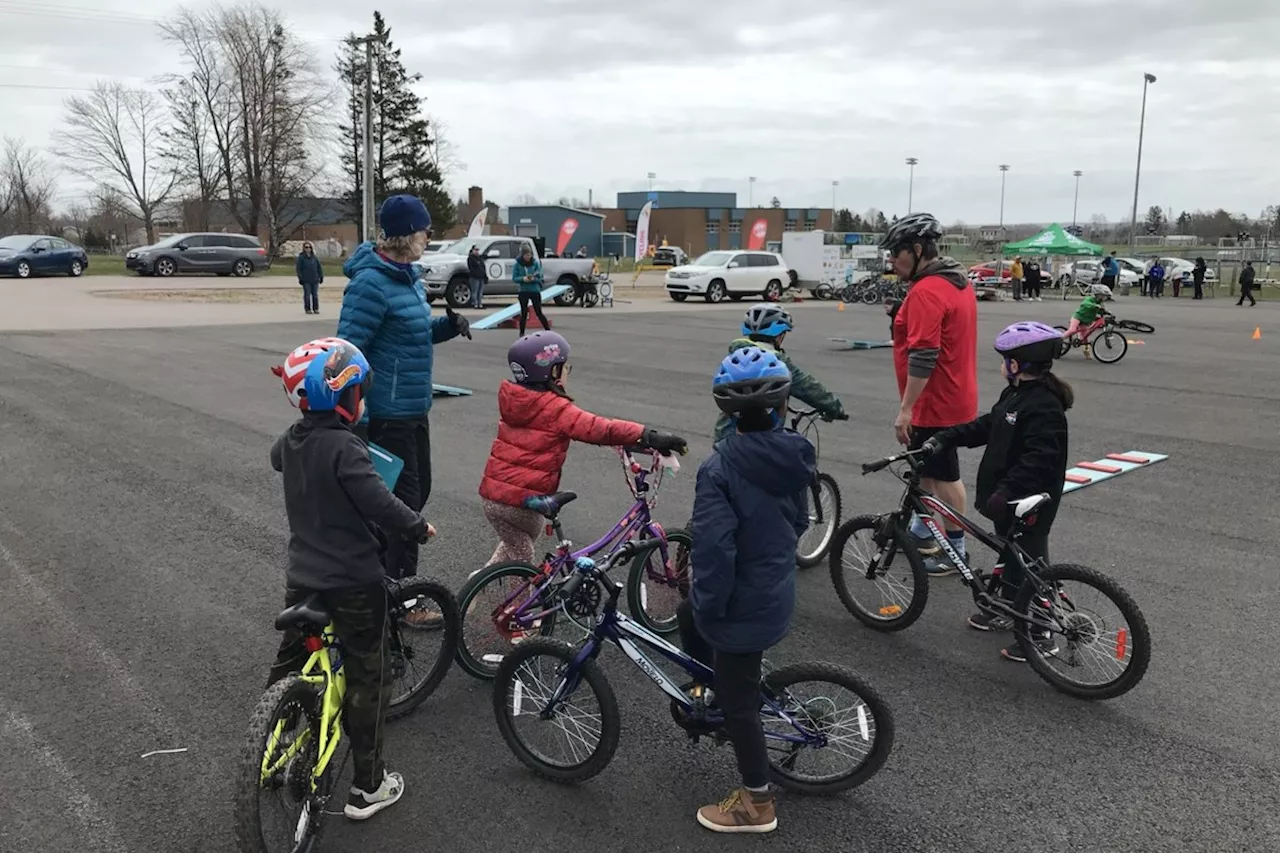 Charlottetown to Pilot Bike Buses for School Transportation