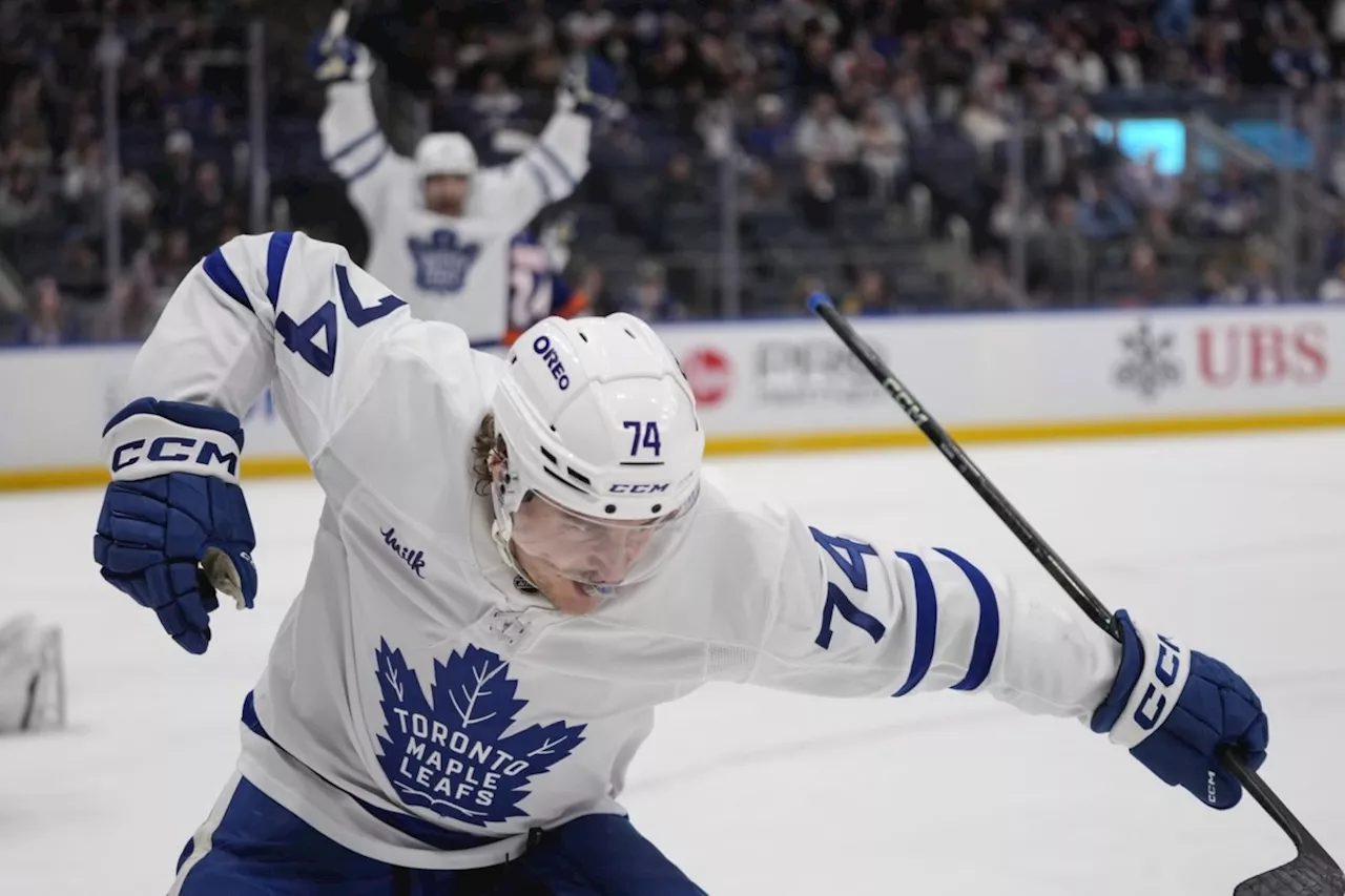 McMann's Late Goal Lifts Maple Leafs Past Islanders