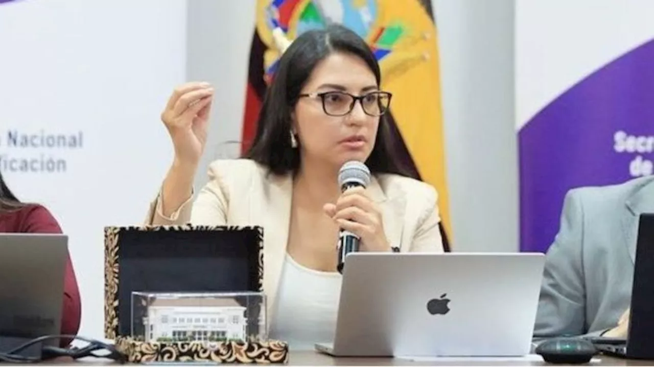 Ecuador: Noboa enfrenta controversia al designar vicepresidenta temporal