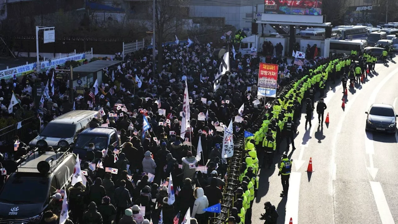 Impeached South Korean President Yoon Defies Detention Warrant in Standoff