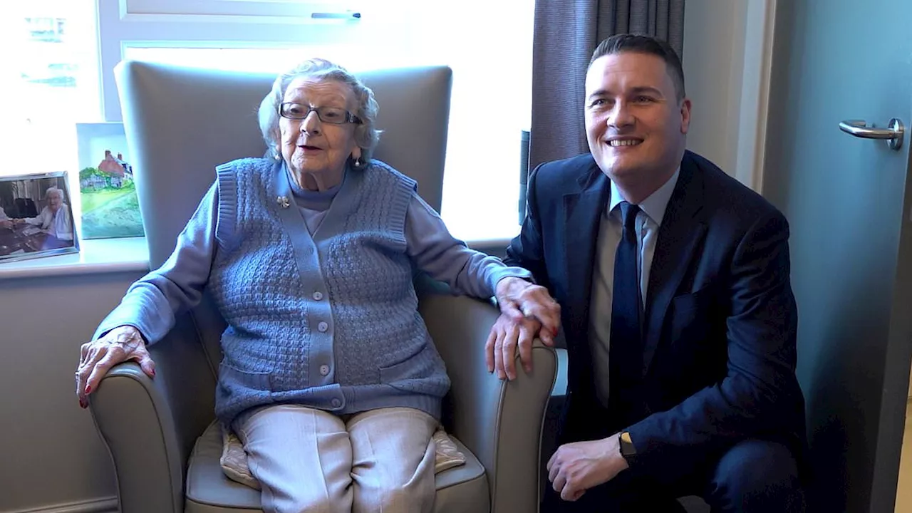 Wes Streeting slammed for telling struggling pensioners to 'turn the heating on' this weekend -...