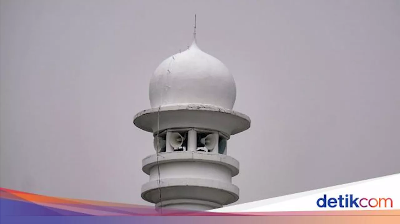 Perkara di Luar Syariat dalam Azan