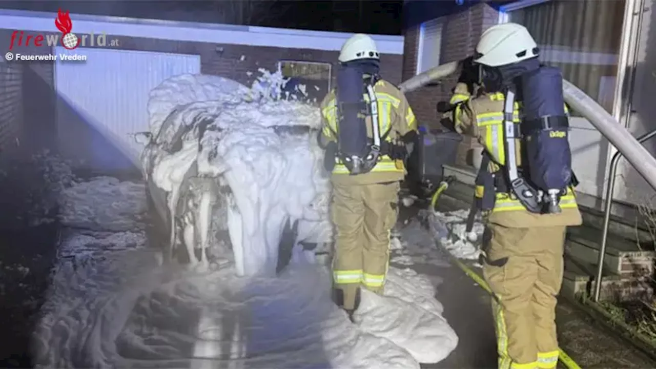 Wohnhausbrand in Vreden: Fahrzeugbrand greift auf Haus über