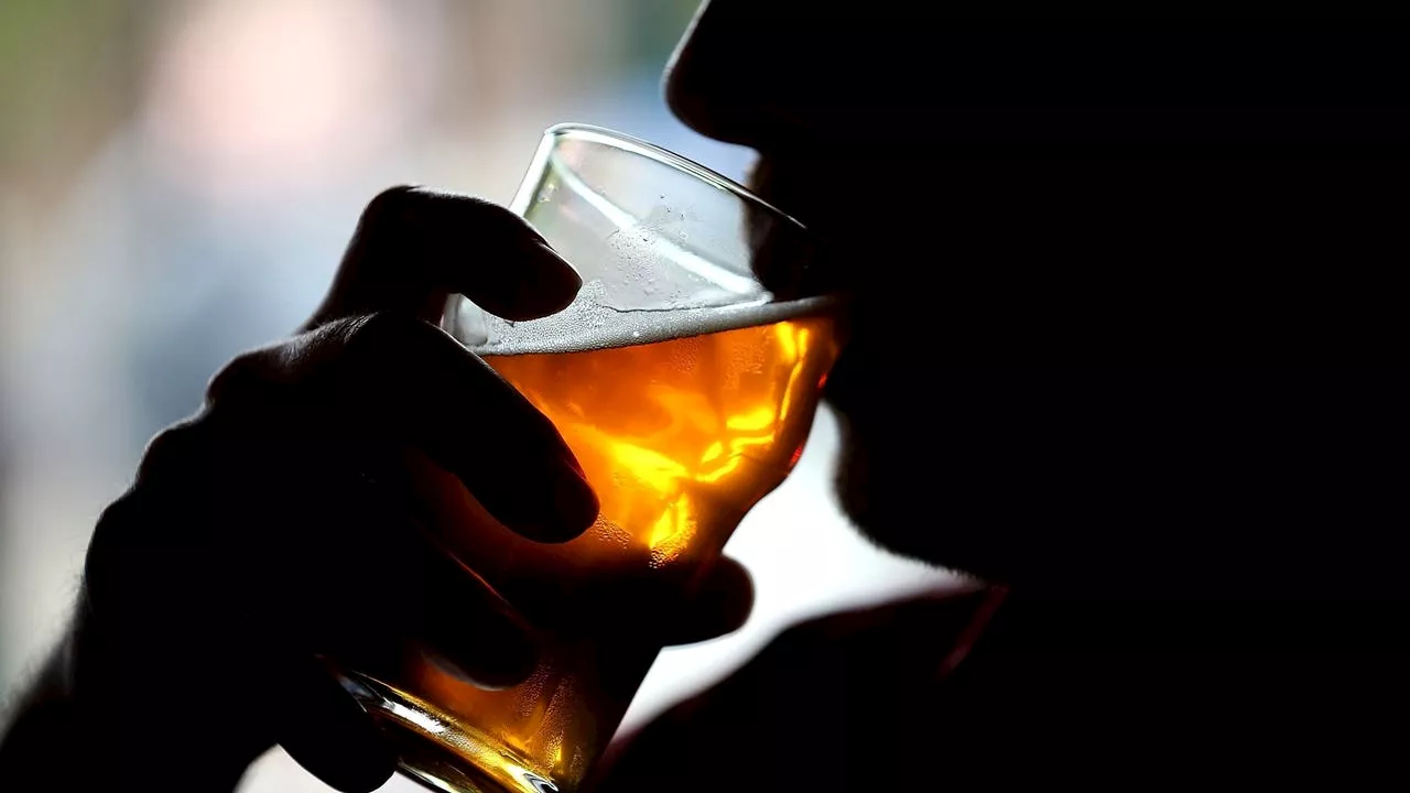 U.S. Surgeon General Proposes Cancer Warning Labels on Alcohol