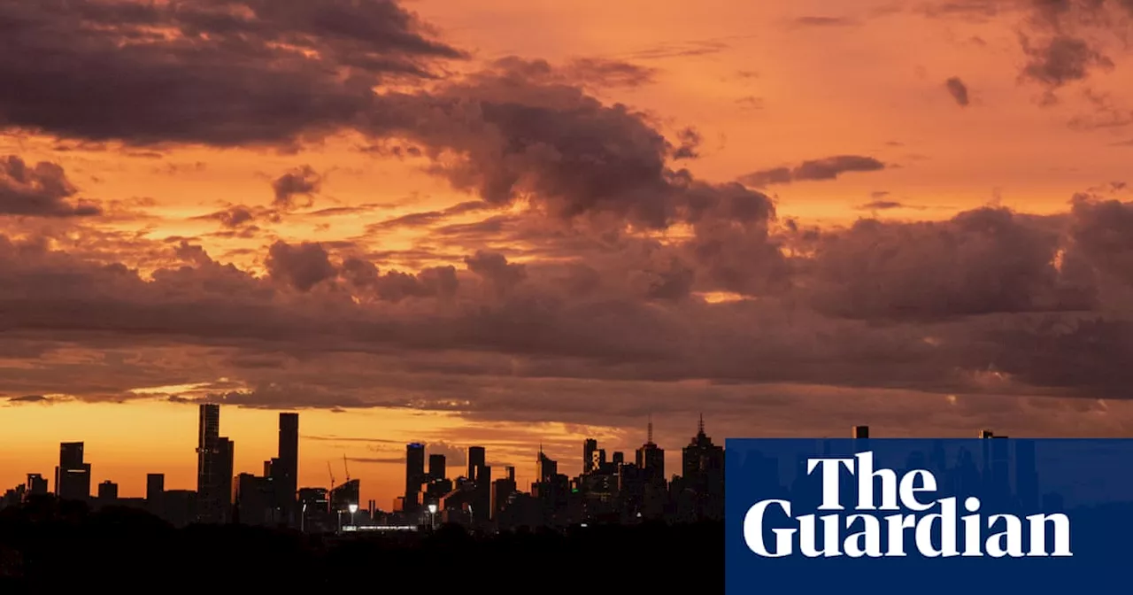 Heatwave to descend on south-east Australia with temperatures forecast to exceed 40C